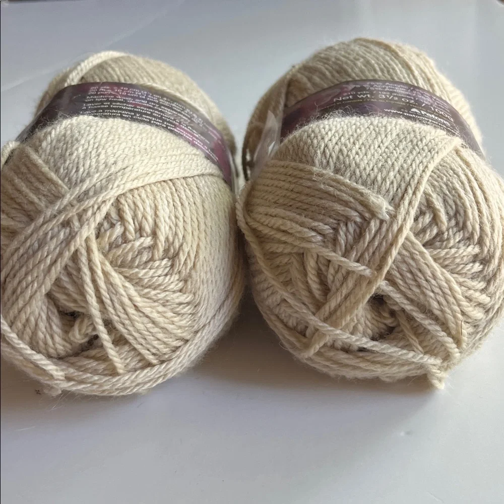 Patons Decor Yarn in Beige - Picture 4 of 5
